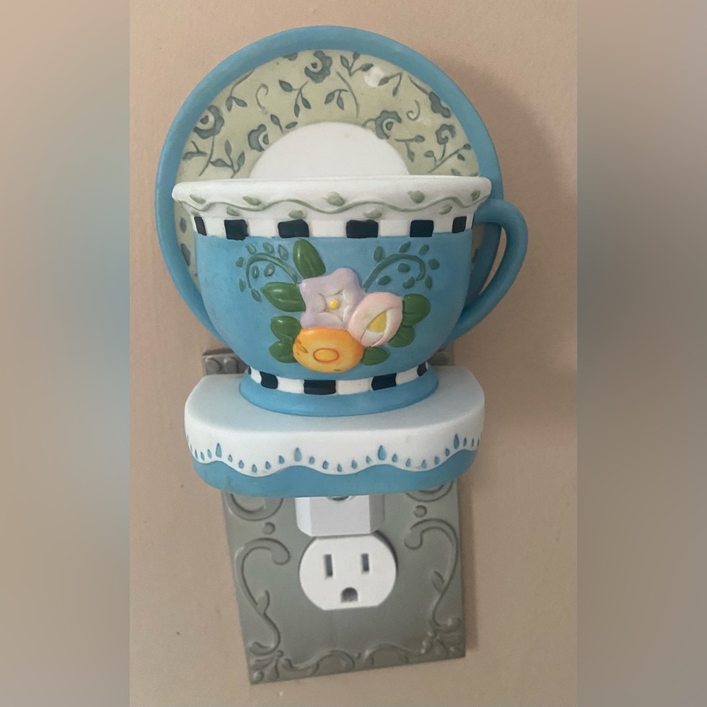 Vintage Mary Engelbreit Teacup Nightlight Cover